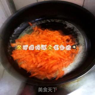 胡萝卜虾皮面的做法步骤：3