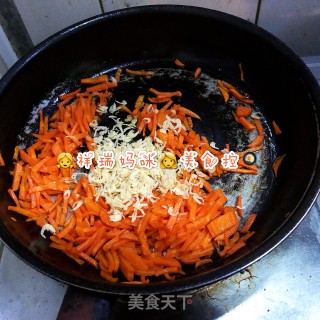 胡萝卜虾皮面的做法步骤：4