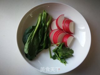 萝卜菜芯牛肉面的做法步骤：2