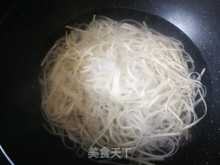 萝卜菜芯牛肉面的做法步骤：4