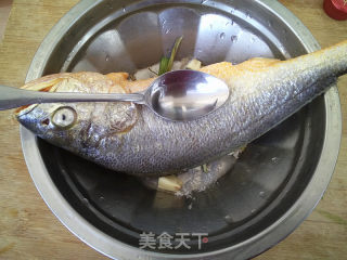 清蒸黄花鱼的做法步骤：4
