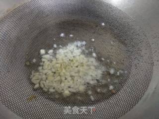 木耳豆干炒芹菜的做法步骤：3
