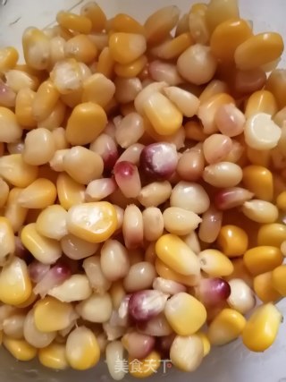 蛋黄焗玉米的做法步骤：1