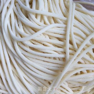 杏鲍菇肉丝拌面的做法步骤：1