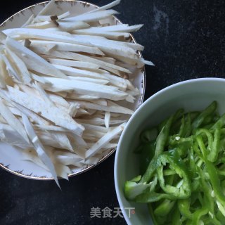杏鲍菇肉丝拌面的做法步骤：3