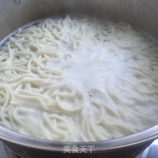 杏鲍菇肉丝拌面的做法步骤：8