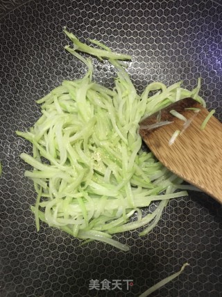 清炒佛手瓜的做法步骤：5