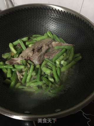 盐水鸭炖豆角的做法步骤：11