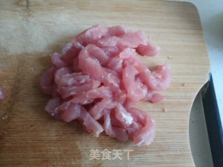 菠菜肉丝汤面的做法步骤：1