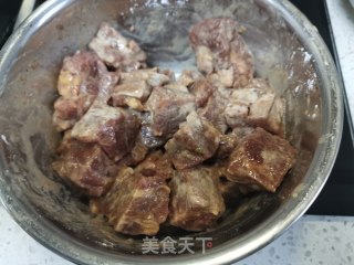黑椒牛肉粒的做法步骤：1