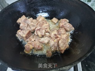 黑椒牛肉粒的做法步骤：2