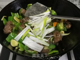 黑椒牛肉粒的做法步骤：10