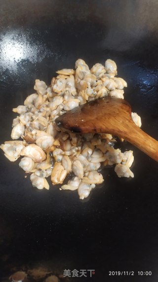 花甲肉炒芹菜的做法步骤：3