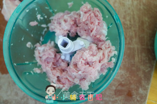 12个月以上辅食香煎三鲜饺子的做法步骤：1