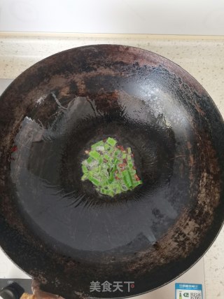 清蒸鲈鱼的做法步骤：6