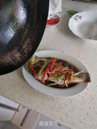清蒸鲈鱼的做法步骤：7