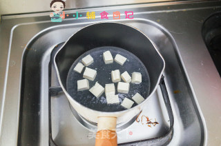 10个月以上青菜豆腐鸡蛋面的做法步骤：2