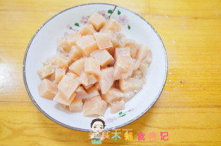 12个月以上辅食鸡胸肉杂蔬丁套餐的做法步骤：1