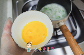 7个月以上虾仁蛋花粒粒面的做法步骤：5