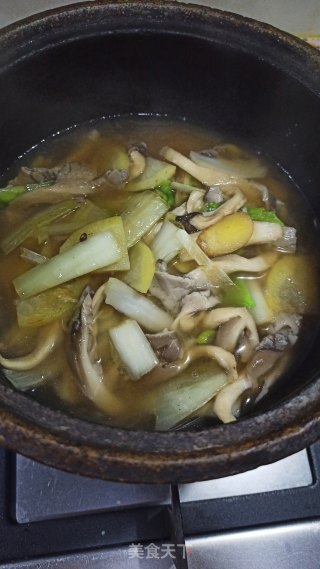 砂锅烩菜的做法步骤：6