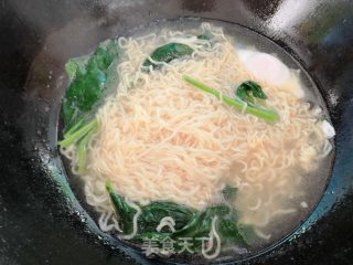 菠菜鸡蛋面的做法步骤：6
