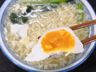 菠菜鸡蛋面的做法步骤：10