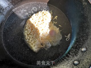 鱼汤面的做法步骤：2