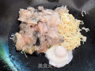 鱼汤面的做法步骤：4