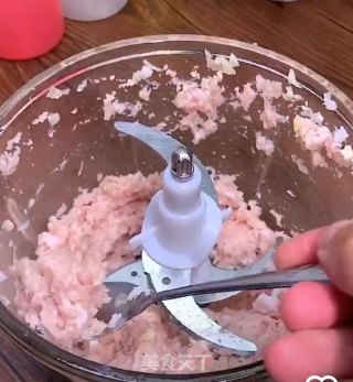 肉臊子拌面的做法步骤：2