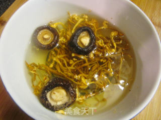 霸王花猪骨玉米汤的做法步骤：1