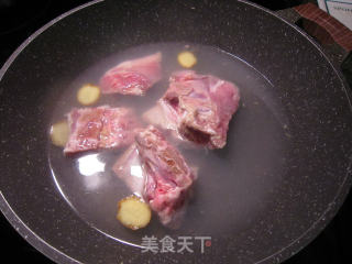 霸王花猪骨玉米汤的做法步骤：4