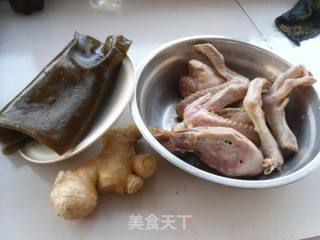 鸭件煲海带的做法步骤：1