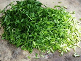 韭菜炒鸡蛋的做法步骤：2