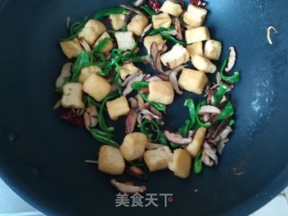 香菇银芽油豆腐的做法步骤：6
