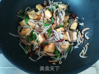 香菇银芽油豆腐的做法步骤：7