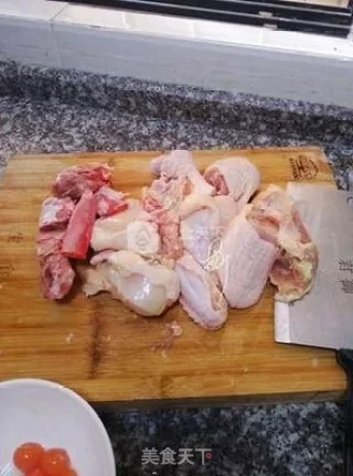 皮伤寒炖母鸡汤的做法步骤：1