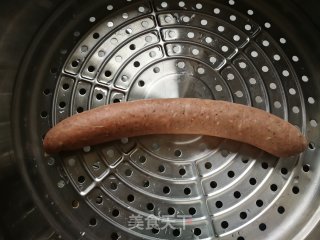 蒸黑胡椒肉肠的做法步骤：2