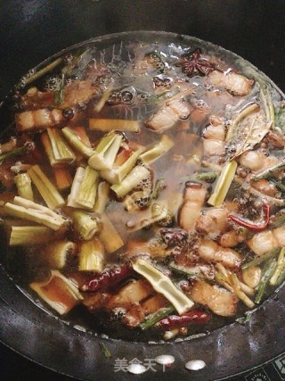 笋干红烧肉的做法步骤：9