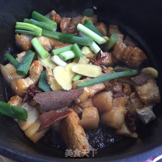 红烧肉炖豆腐的做法步骤：5