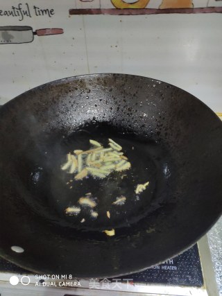 芹菜炒土豆条的做法步骤：3