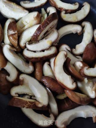香菇炒蛋的做法步骤：6