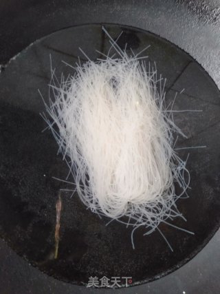 包菜粉丝的做法步骤：2
