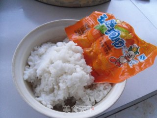 玉米肠炒饭的做法步骤：1
