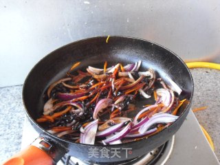 咸火腿炒面的做法步骤：10