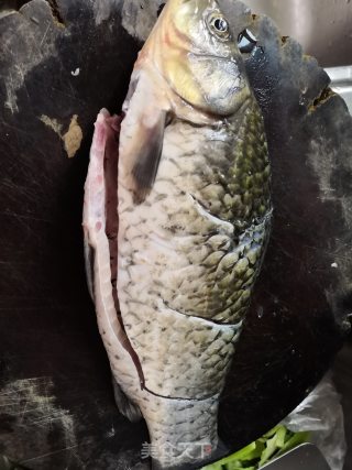 鲫鱼松茸汤的做法步骤：2