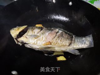 鲫鱼松茸汤的做法步骤：4
