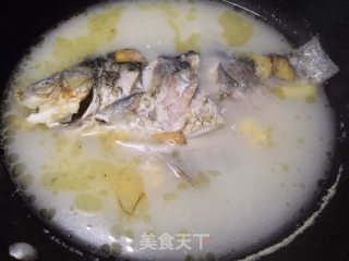 鲫鱼松茸汤的做法步骤：7