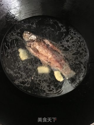 木瓜鲫鱼汤的做法步骤：6
