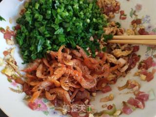 立冬虾皮韭菜水饺的做法步骤：2