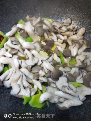 爆炒秀珍菇的做法步骤：6